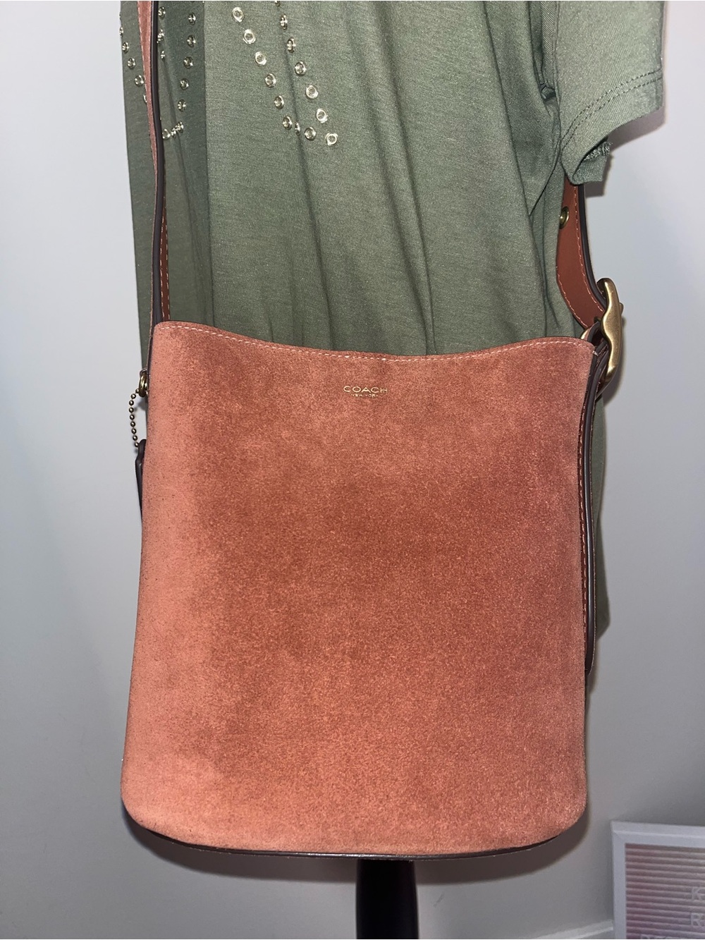 NWT Coach Clay Suede Bleeker 21 Bucket Bag